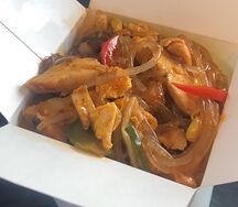 Фунчоза со свининой и с соусом Пад тай