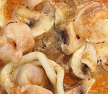 Том ям с морепродуктами