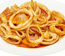 Кальмар жареный с перцем