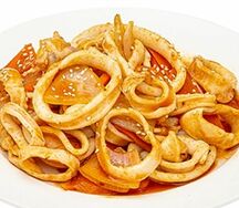 Кальмар жареный с перцем