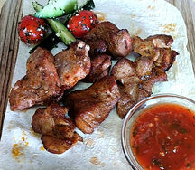 Шашлык из cвинoй шеи на мангале