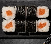 Маки ролл с лососем