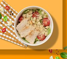 Салат Цезарь с курицей