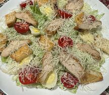 Салат Цезарь с курицей