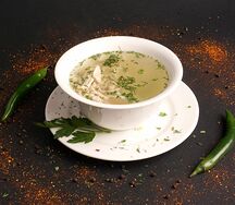 Куриный бульон с домашней лапшой