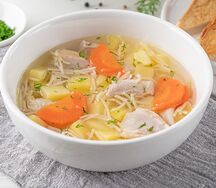 Суп куриный с лапшой
