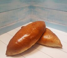 Пирожок с творожным сыром и шпинатом