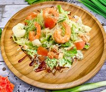 Салат Цезарь с креветками