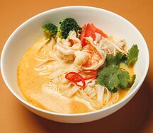 Лакса с тигровыми креветками