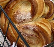 Плюшка московская с сахаром