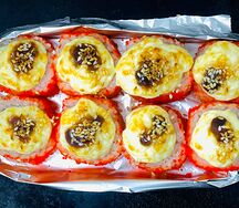 Запеченная Калифорния с лососем