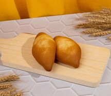 Пирожок с капустой и яйцом