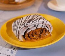 Булочка маковая Лакомка