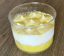 Пирожное в креманке Манго-маракуйя