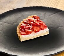 Летний пирог с клубникой 