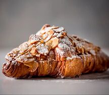 Миндальный круассан