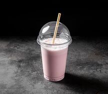 Клубничный молочный коктейль