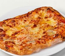 Пицца кваттро формаджо римская