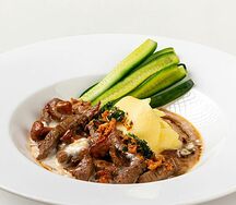 Бефстроганов с картофельным пюре