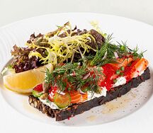 Шведский тост с лососем