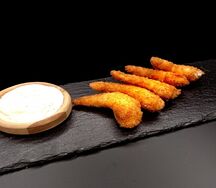 Креветка в кляре с Чесночным соусом