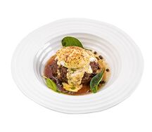 Бифштекс из говядины с яйцом пашот