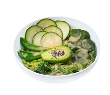 Салат с авокадо, брокколи, цукини и эдамаме