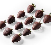 Клубника в темном шоколаде 