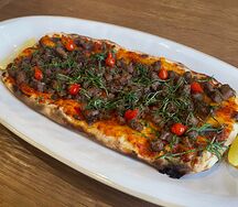 Пиде с томленой говядиной