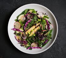 Большой зеленый салат