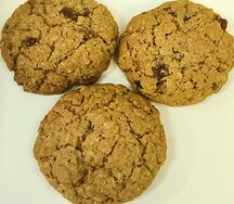 Печенье овсяное с вяленой клюквой и изюмом