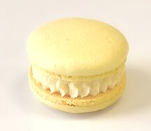 Макарон Манго-маракуйя