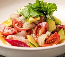 Севиче из сибаса с томатами и хариссой