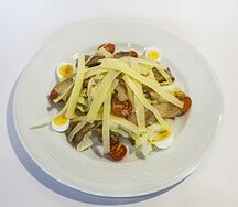 Салат Цезарь с курицей