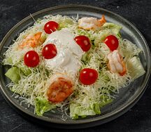 Салат Цезарь с креветками