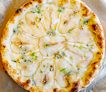 Пицца Груша-горгондзола