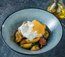 Жареный беби картофель с щучьей икрой