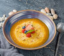 Каша дня с лесными ягодами