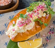 Хот-дог с крабом