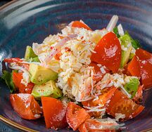 С крабом и авокадо