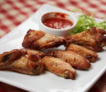 Куриные крылышки с соусом BBQ