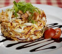 Салат с цыпленком и картофелем пай