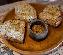 Гречишный хлеб с трюфельным маслом и сванской солью
