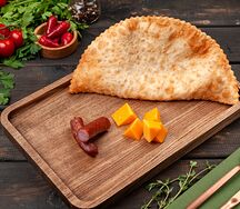 Чебурек с охотничьими колбасками