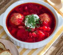 Борщ с мясными шариками