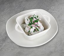Мохнатые грузди с ялтинским луком и постной сметаной