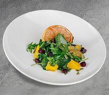 Салат из апельсина и груши с вяленой клюквой