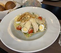 Цезарь с курицей