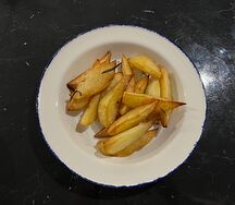 Картофель, запечённый с чесноком и розмарином