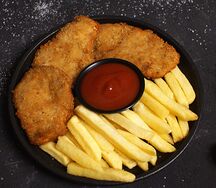 Куриные шницели с картофелем фри